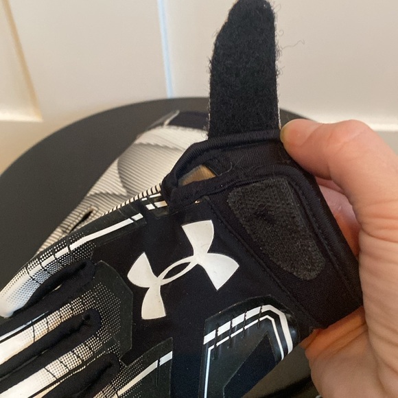 Under Armour Youth XS Grip Gloves - Picture 5 of 8